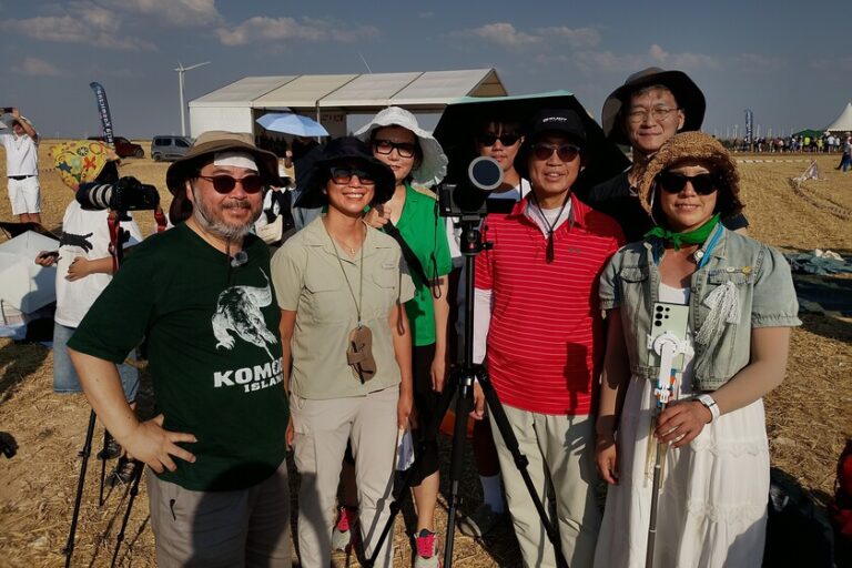 "He llorado": 48 horas en Burgos viviendo el eclipse junto a un grupo de astrofotógrafos y apasionados de la astronomía