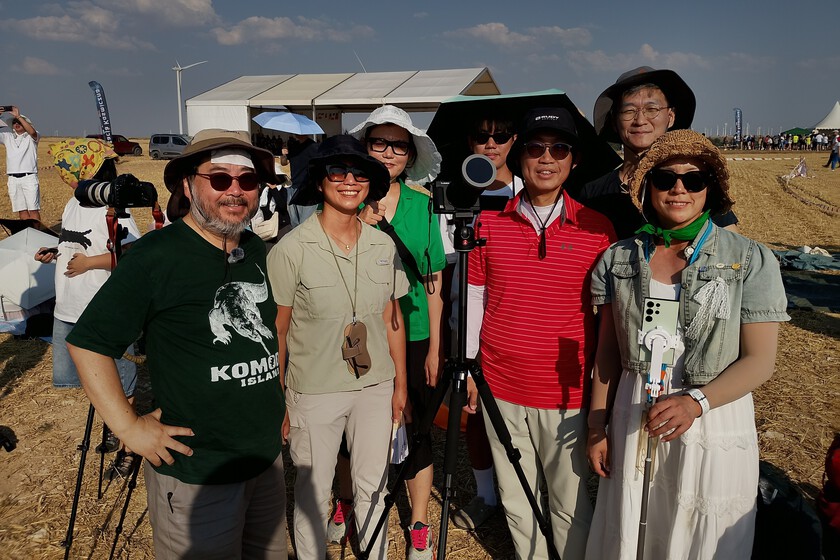"He llorado": 48 horas en Burgos viviendo el eclipse junto a un grupo de astrofotógrafos y apasionados de la astronomía