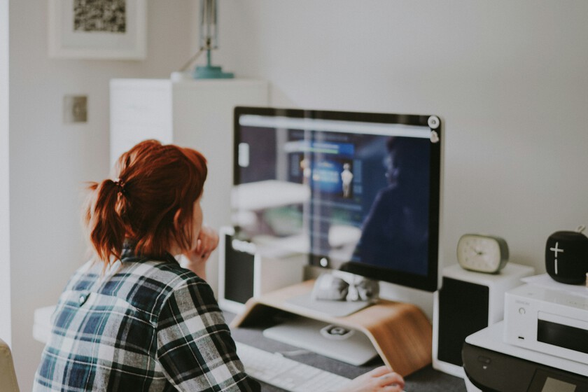 Hay una línea roja para muchos empleados en España: uno de cada tres se iría de su empresa si le quitan días de teletrabajo