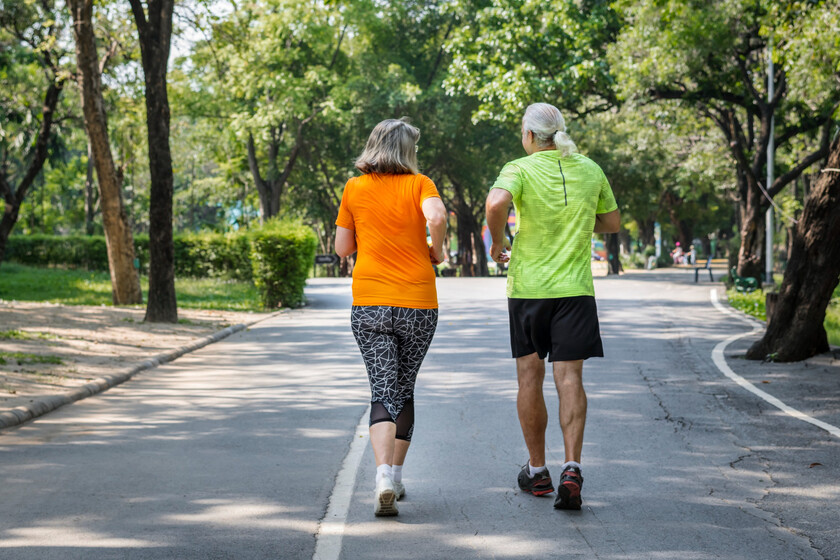 No es solo cuánto andas, es a qué ritmo: la velocidad al caminar como biomarcador de longevidad