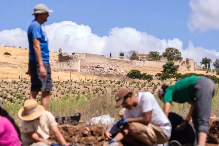 En Alarcos llevan 40 años excavando tumbas y ahora han dado con uno de los grandes descubrimientos arqueológicos de España