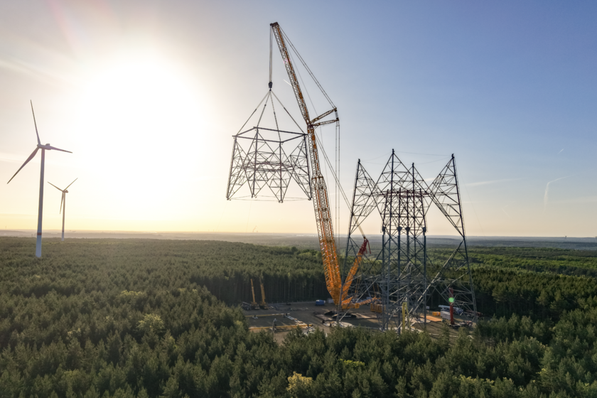 El aerogenerador más alto del mundo tiene un grave problema: ninguna grúa puede llegar hasta él para terminarlo