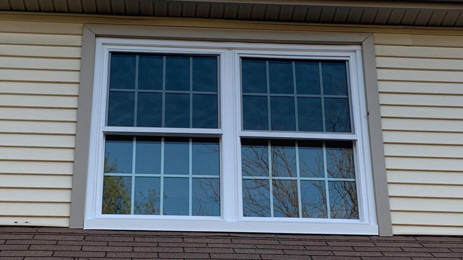 ¿Cómo puedo saber si me he dejado una puerta o ventana abierta usando domótica?